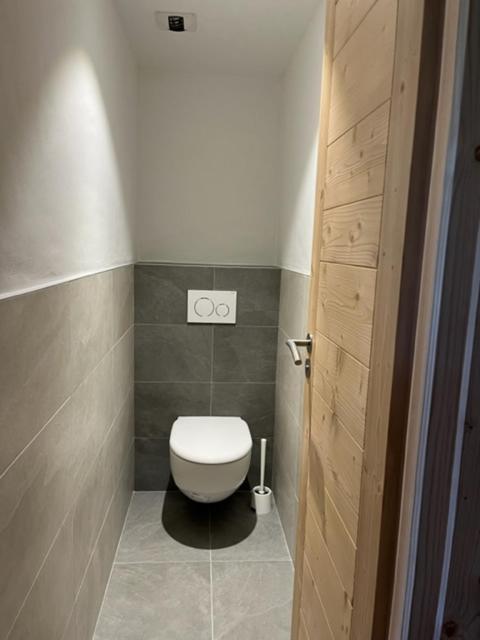 Chalet La Licorne 1 - Pied Des Pistes นอเทรอ-ดาม-เด-เบลล์คอมบ์ ภายนอก รูปภาพ