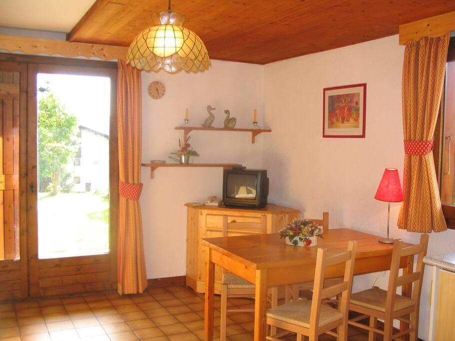 Chalet La Licorne 1 - Pied Des Pistes นอเทรอ-ดาม-เด-เบลล์คอมบ์ ภายนอก รูปภาพ