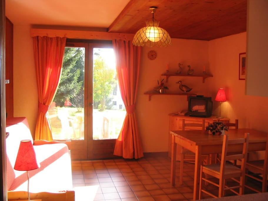 Chalet La Licorne 1 - Pied Des Pistes นอเทรอ-ดาม-เด-เบลล์คอมบ์ ภายนอก รูปภาพ