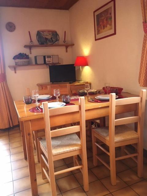 Chalet La Licorne 1 - Pied Des Pistes นอเทรอ-ดาม-เด-เบลล์คอมบ์ ภายนอก รูปภาพ